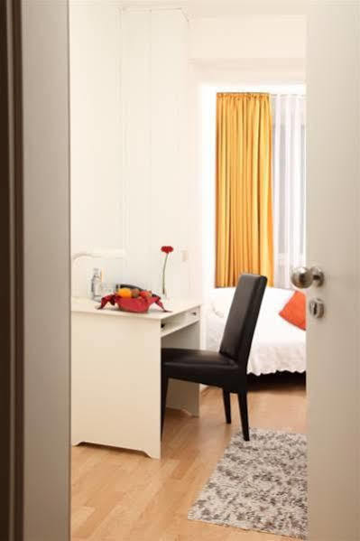 Stadt-Gut-Hotel Rheinischer Hof Essen Exteriör bild